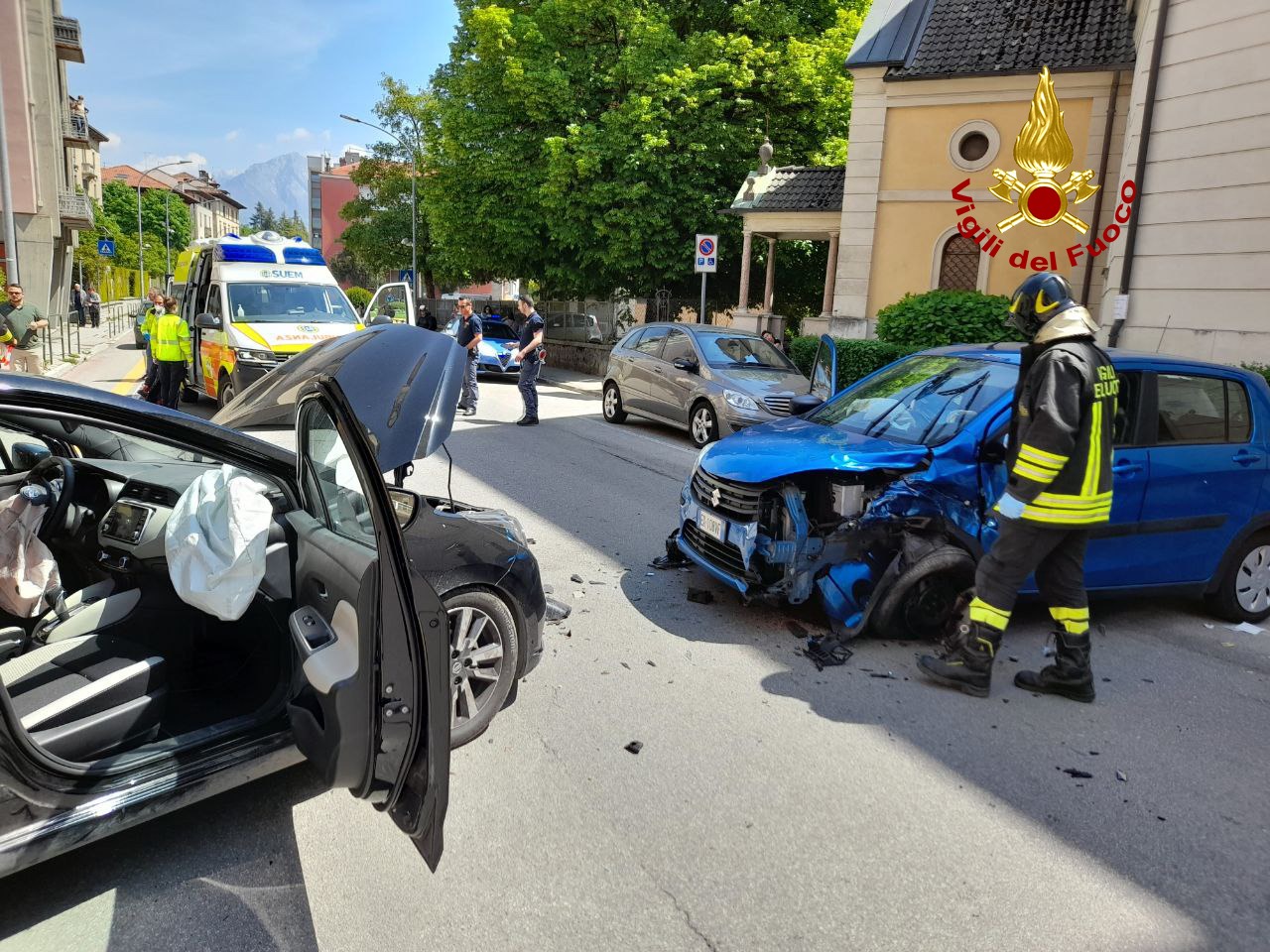 Belluno Scontro Tra Due Vetture Feriti I Conducenti Prima Belluno