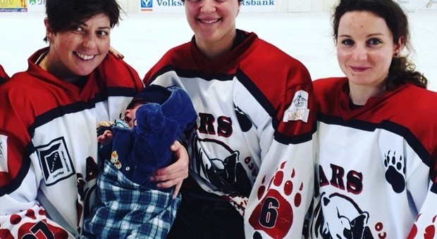 Hockey ghiaccio: Silvia torna in campo dopo 39 giorni dal parto