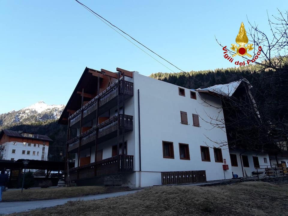 Tempesta di vento nel bellunese: scoperchiato hotel GALLERY