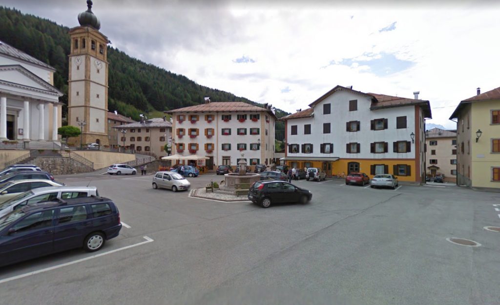 Dosoledo, 43enne precipita dal fienile e muore