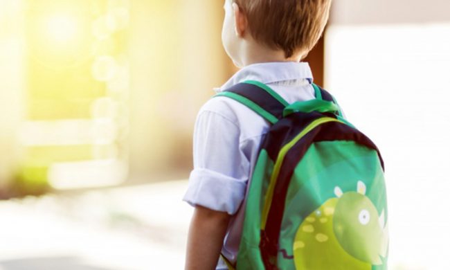 Bimbi cinesi fuori da scuola, Conte dice no a Zaia