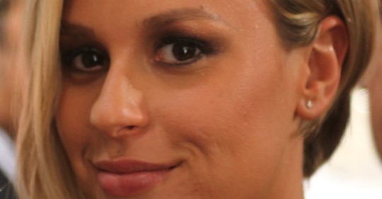 Sogni d’oro? No, sogni di medaglia: Pellegrini nuota nel suo letto VIDEO