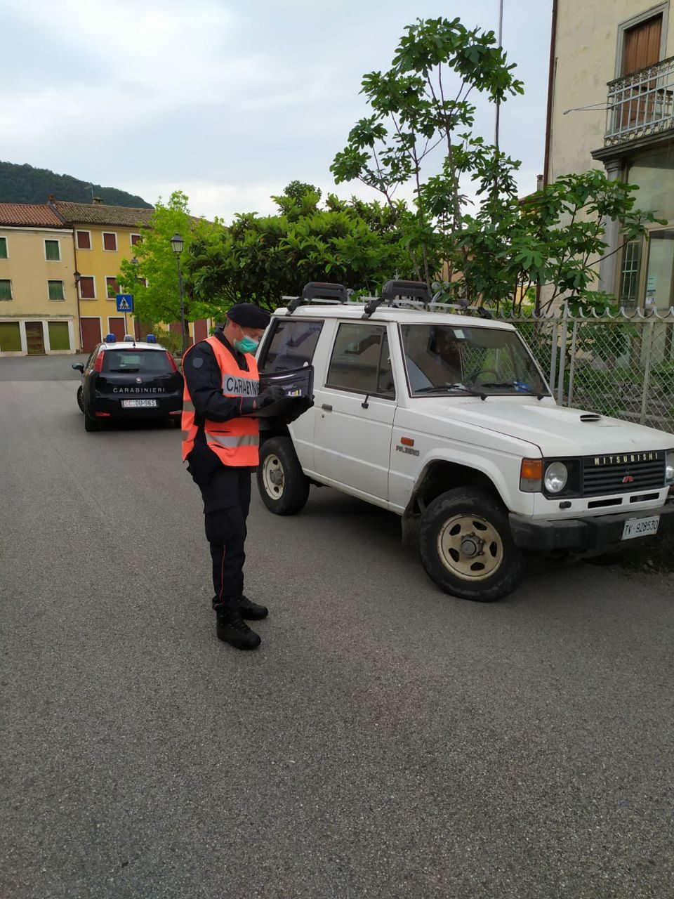 Fener, perde il controllo dell’auto e si schianta rifiutandosi di sottoporsi all’alcoltest: denunciato