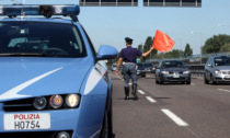 “Furbetti” del tachigrafo e con la revisione scaduta, 8 tir bloccati dalla polizia