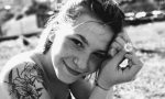 Si è spento il sorriso di Silvia, la 19enne che si era tuffata nel lago a Peschiera del Garda