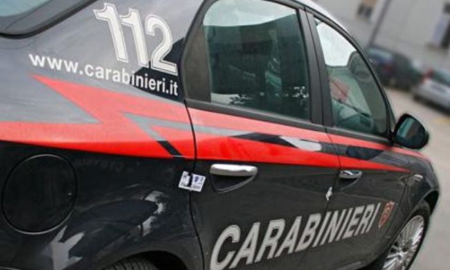 Ripetuti maltrattamenti e minacce contro la compagna, fermato un 47enne