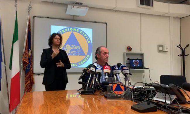 Nuovi focolai case di riposo, Zaia preoccupato: “Da lunedì tamponi ai visitatori”