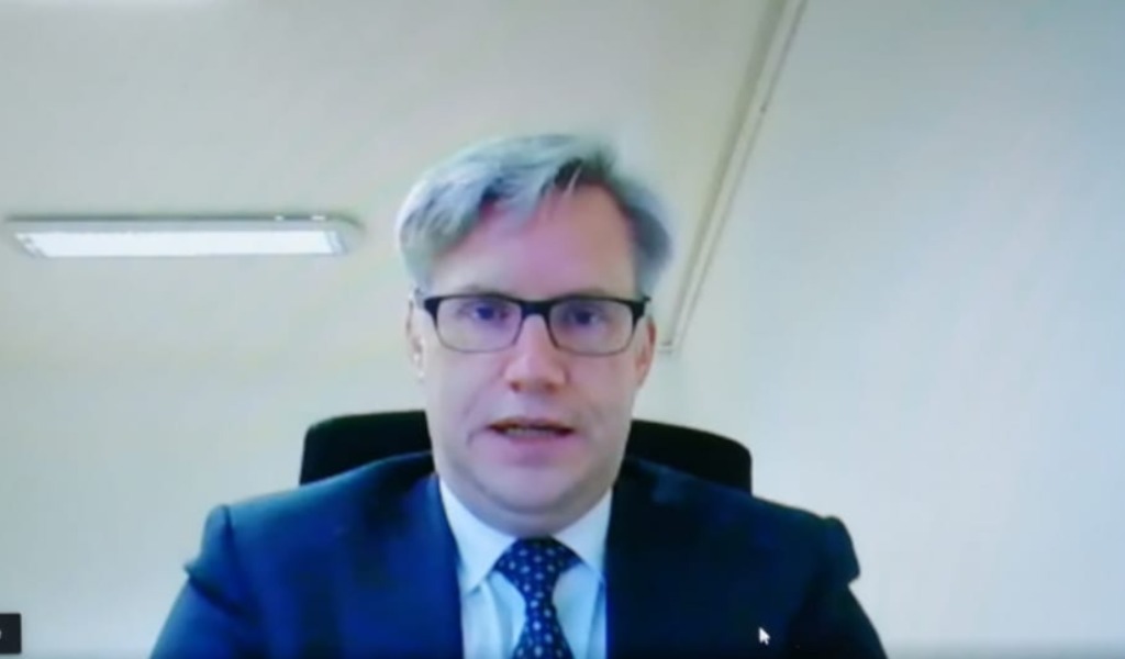 Conferenza Regione Veneto interrotta da un hacker: al posto della Protezione Civile compaiono foto hard