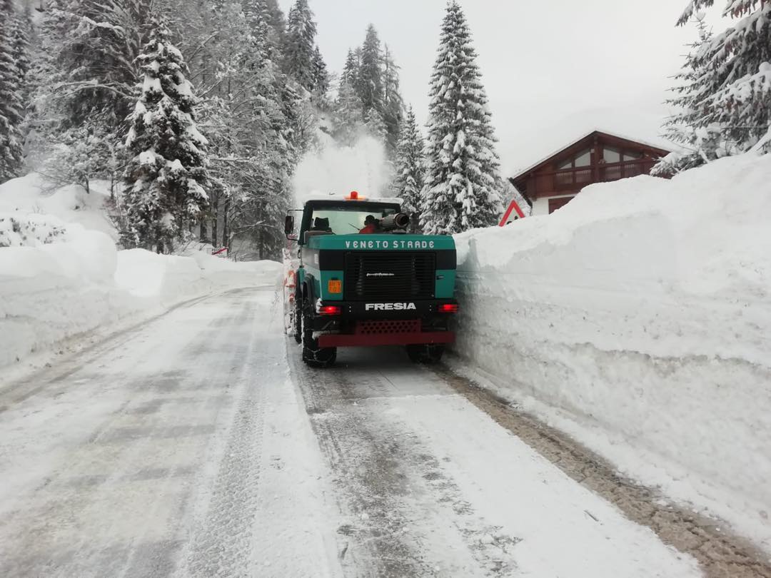 Emergenza neve, chiuso il passo Duran. Zaia: “Pronto lo stato di crisi” – VIDEO e GALLERY