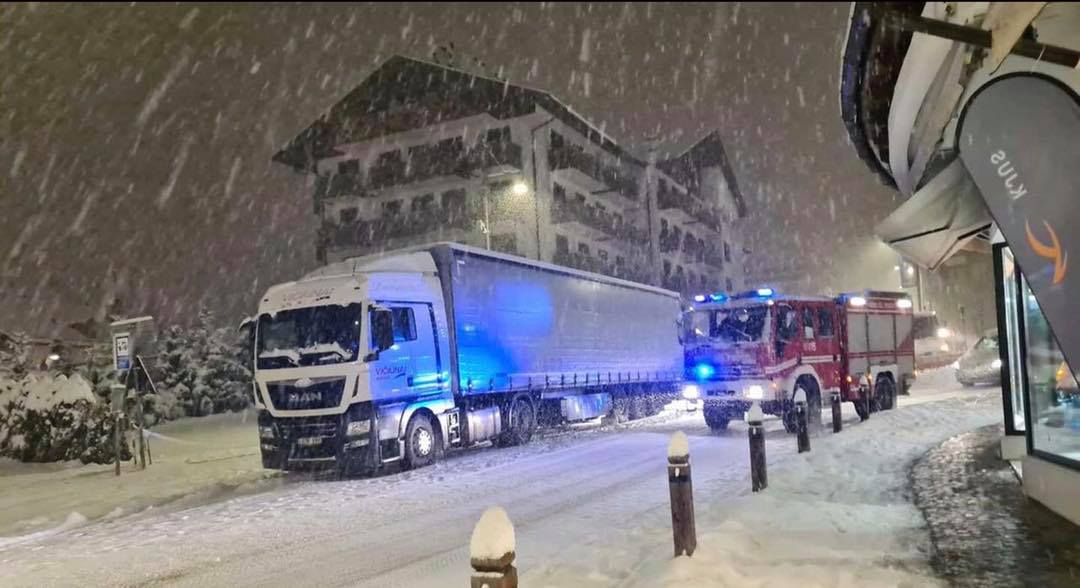Esce di casa nella notte col deambulatore e cade: 92enne morta assiderata a Cortina