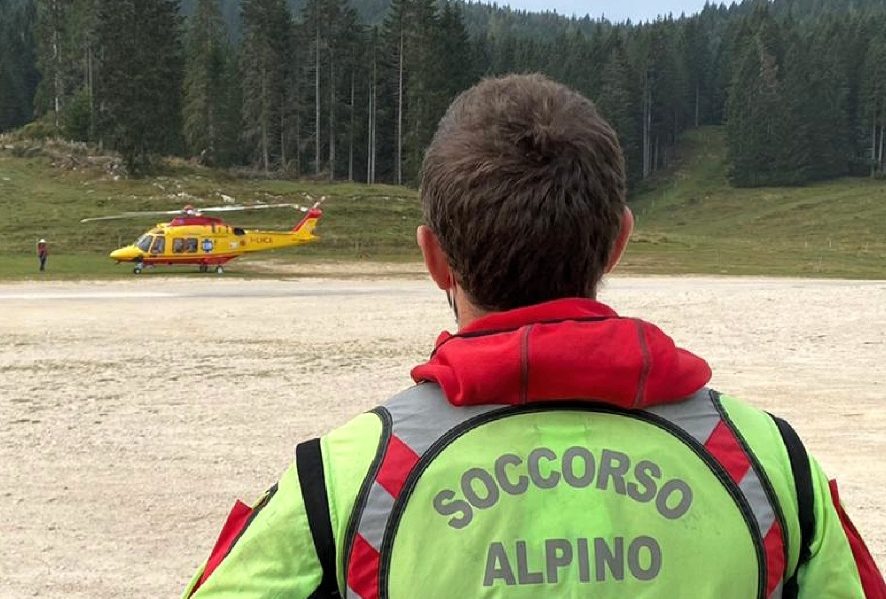 Ciclista cade dalla mountain bike riportando un trauma toracico