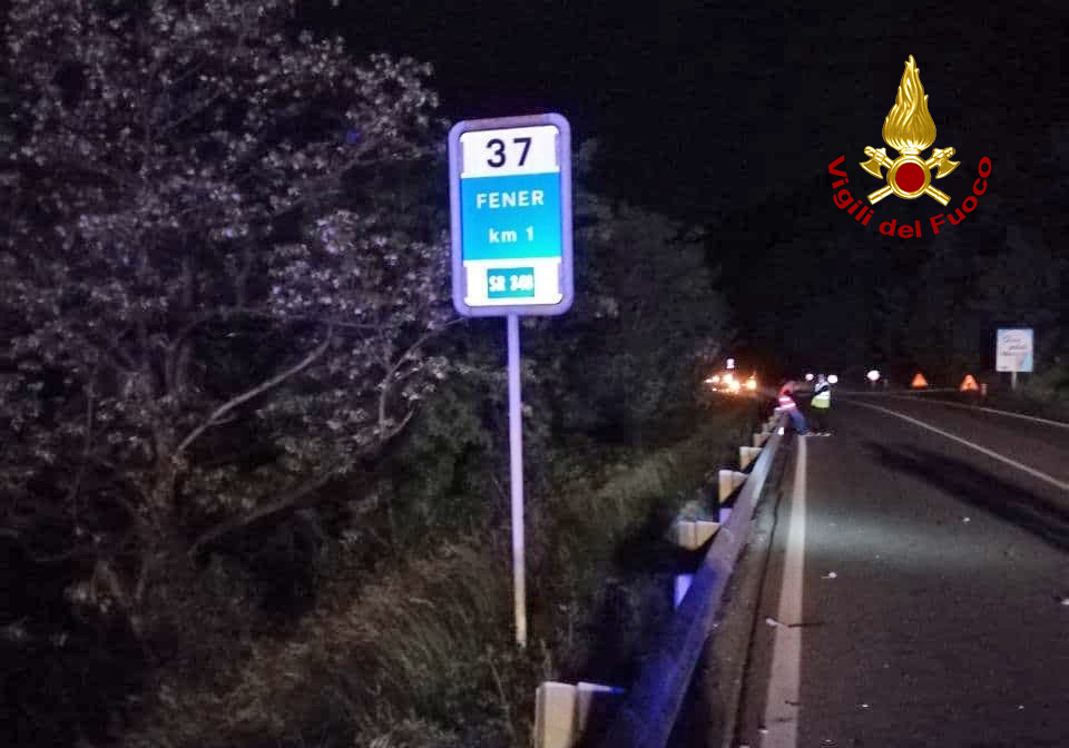 Tragico incidente lungo la SR 348: il motociclista Valerio Verardo finisce fuori strada e muore