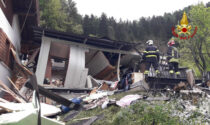 Le impressionanti foto dell’esplosione che ha distrutto una casa: due donne gravi