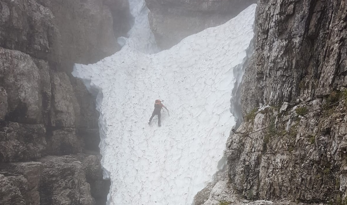 Escursionista tedesco bloccato in quota, i soccorritori: “C’è ancora molta neve, serve attrezzatura adeguata”