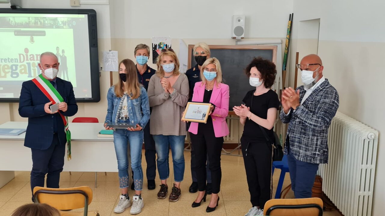 Una studentessa bellunese fra i vincitori del progetto-concorso “PretenDiamo legalità”