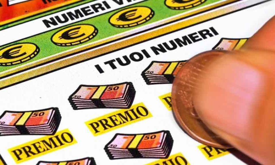 Compra un Gratta e Vinci da 20 euro alla stazione di Feltre e ne vince 5 milioni