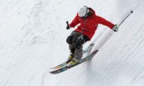 Focolaio al corso aspiranti maestri sci e snowboard in Francia: ancora 13 positivi