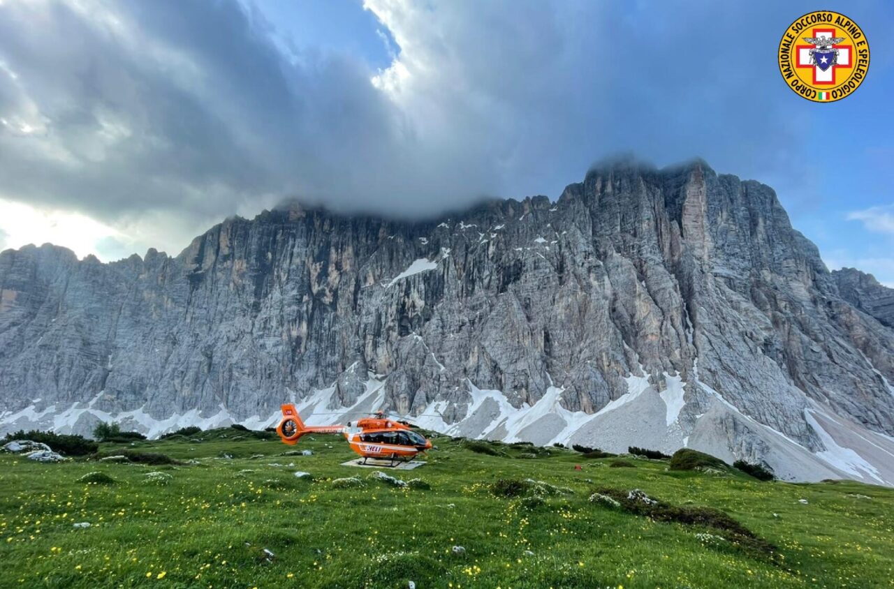 Alpinisti bloccati in parete sul Civetta: recupero difficile a causa di pioggia e nebbia