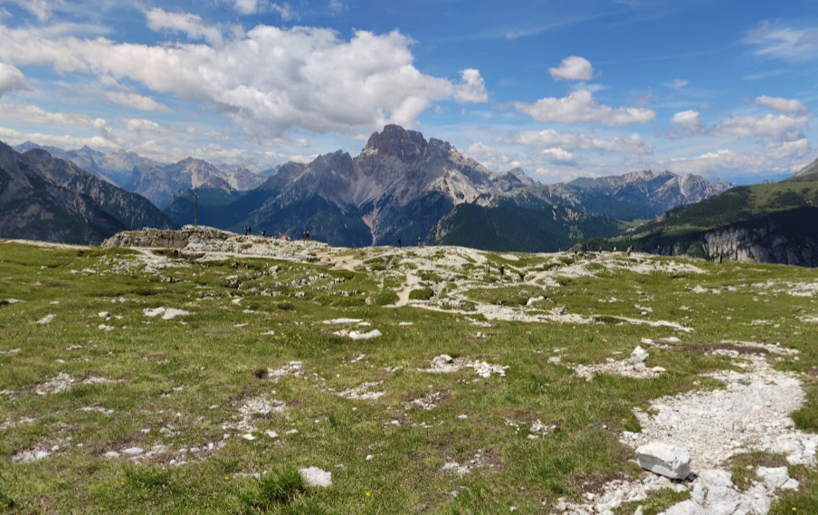 Escursionista altoatesina si infortuna ad una gamba sul Monte Piana