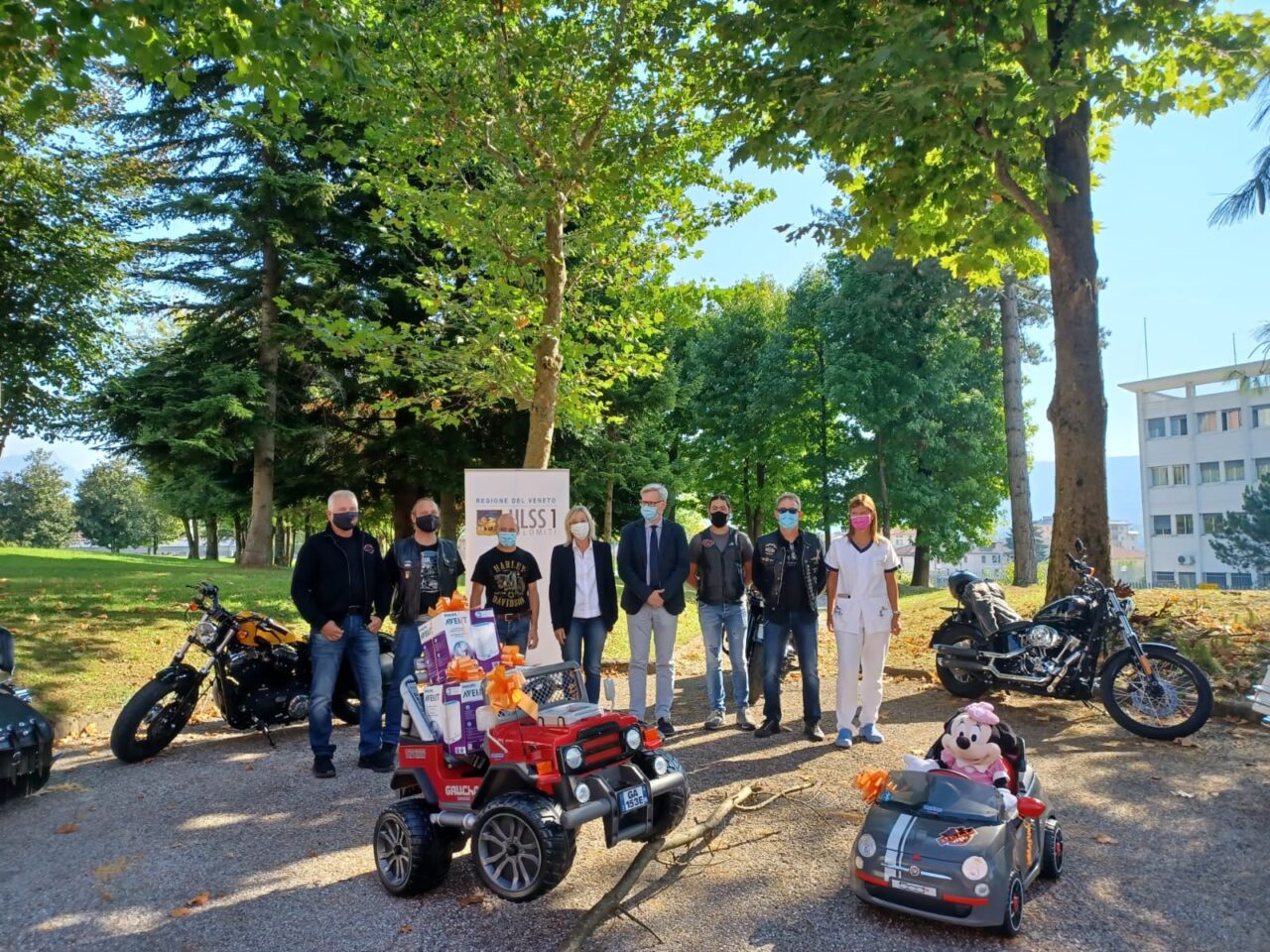 Donate alla Pediatria di Belluno le mini auto elettriche per i piccoli pazienti ricoverati