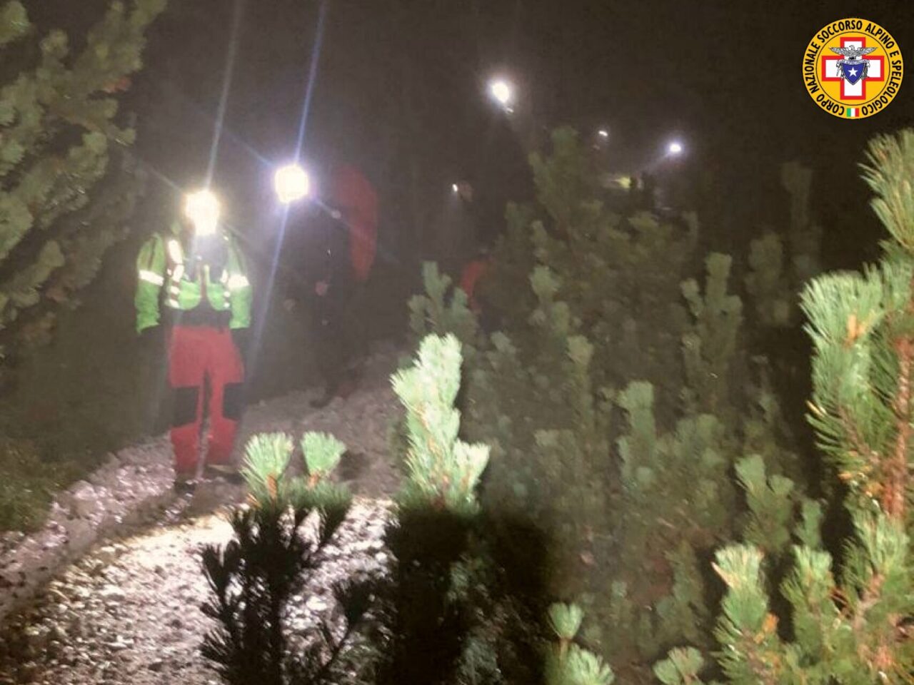 Escursionista californiana si perde sul sentiero Minazio: ritrovata nella notte dal soccorso alpino