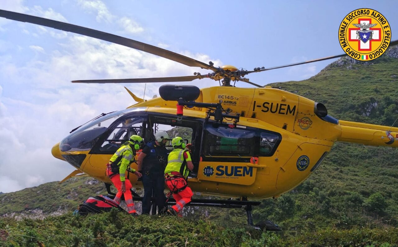 86enne trevigiano rimane incastrato sotto una motocarriola in Cadore: l’amico chiama i soccorsi e lo salva