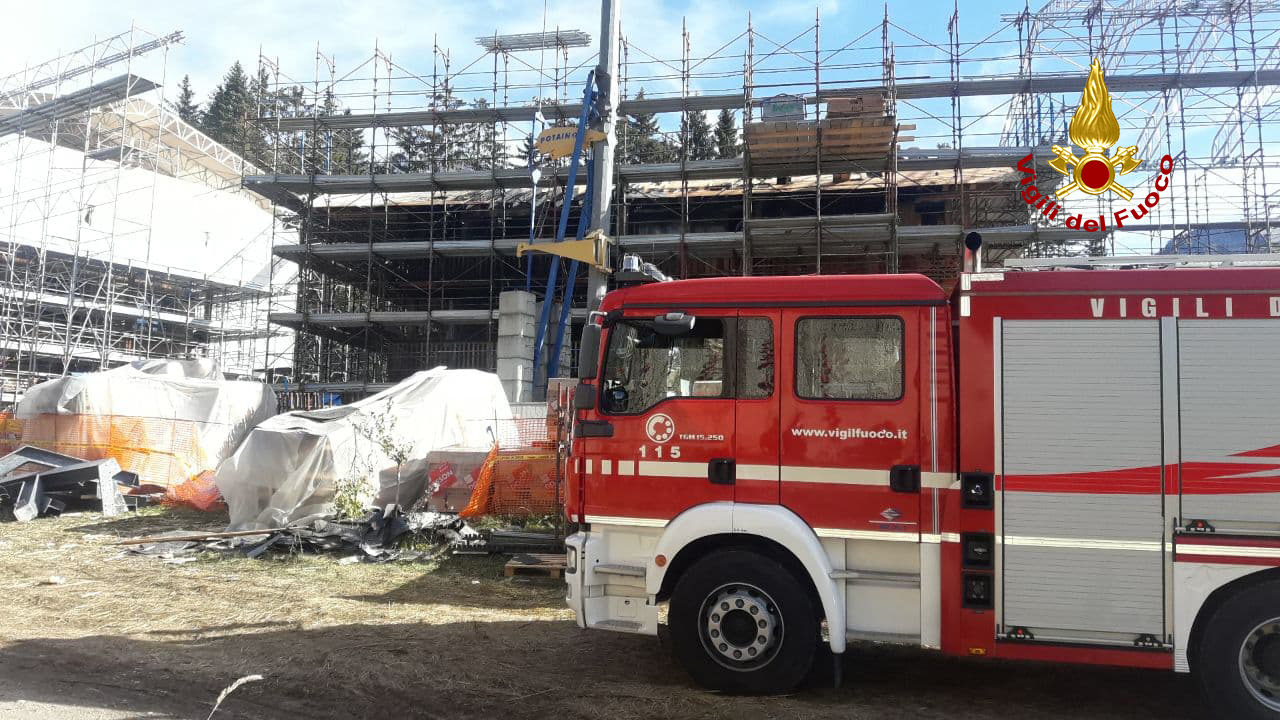 Incendio in una palazzina in ristrutturazione a Cortina d'Ampezzo