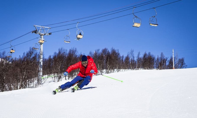 Sciare in sicurezza? Al vaglio la convenzione per i tamponi sulle piste (per chi non ha il Green pass)
