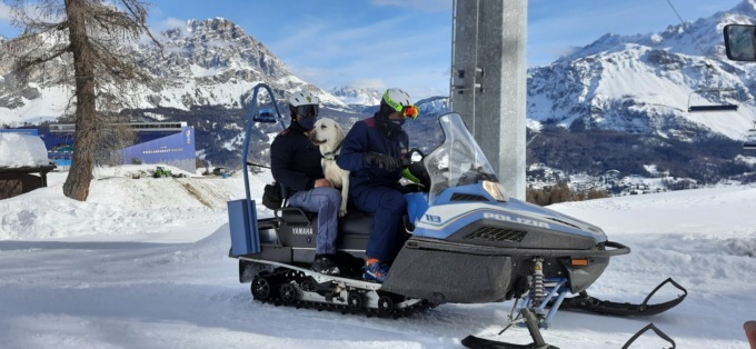 Cade sulla neve e non si risveglia: sciatore 64enne salvato da Poliziotti eroi
