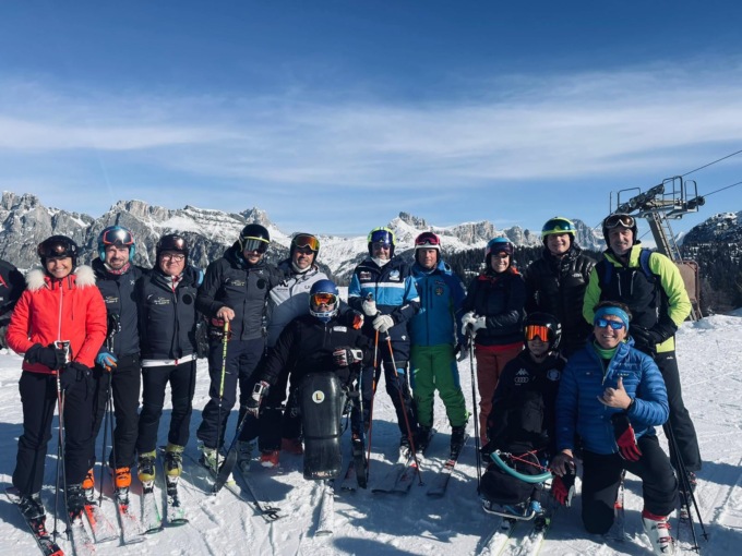 Deborah Compagnoni consegna cinque carrozzine per disabili ai Rifugi del Comprensorio del Civetta