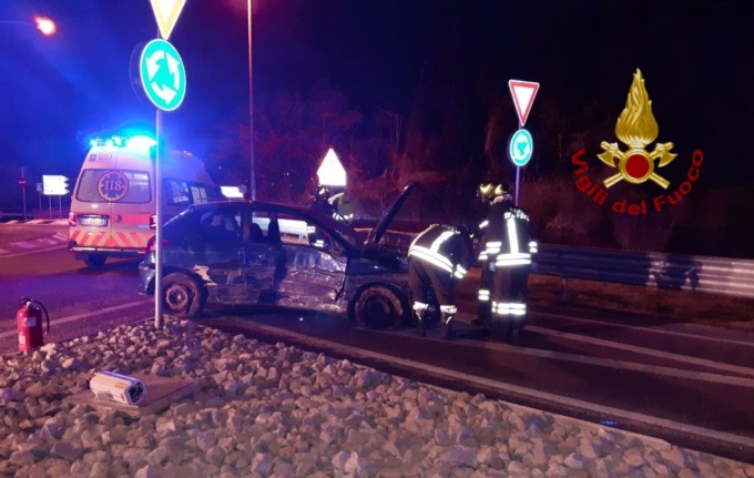 Auto “impazzita” in galleria: miracolosamente illese le due persone a bordo