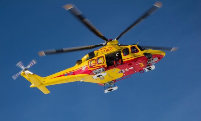 Finanziere del Soccorso alpino precipita da una parete di roccia sotto gli occhi di moglie e figli