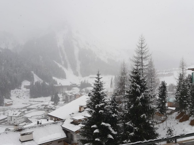Neve e vento forte su Dolomiti e Prealpi, fase di allarme a partire da mezzanotte