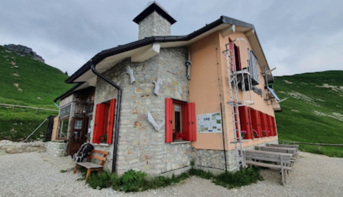 Rifugio Dal Piaz senza gestore: al bando si presentano in dieci da tutta Italia