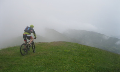 53enne esce in bici per un giro in montagna ma si perde: salvato dopo un'odissea di 8 ore