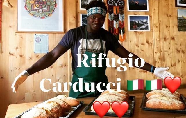 Parte dal Gambia a 15 anni per scappare dalla povertà: ora è aiuto cuoco al rifugio Carducci