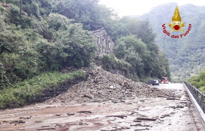 Frana lungo la Sp1 bis a Quero Vas: automobilisti miracolati