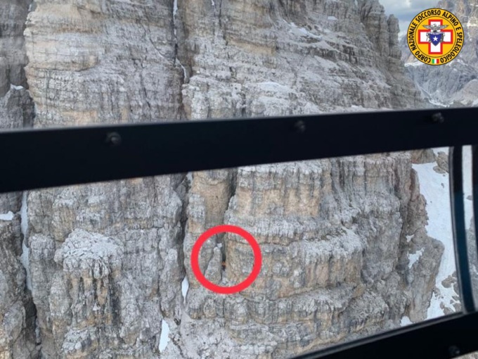 Resta bloccato in parete: voleva scattare una foto indimenticabile delle Tre Cime di Lavaredo