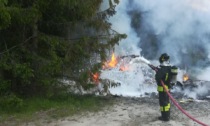 Camper in fiamme all’alba: all’interno è stato trovato il corpo carbonizzato di un uomo