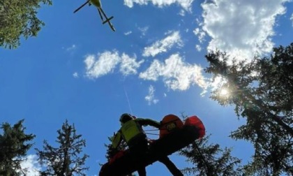 Escursionista colto da malore sul sentiero verso Ra Stua: soccorso con la moglie