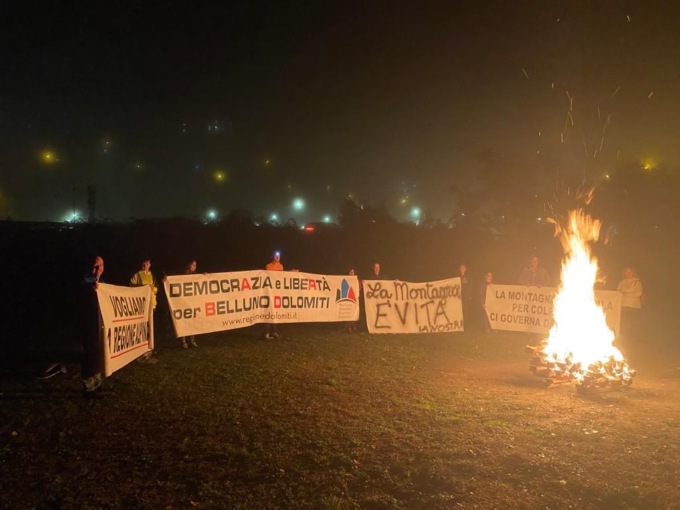 Accesi i fuochi per l’autonomia: “Il governo si attivi subito”