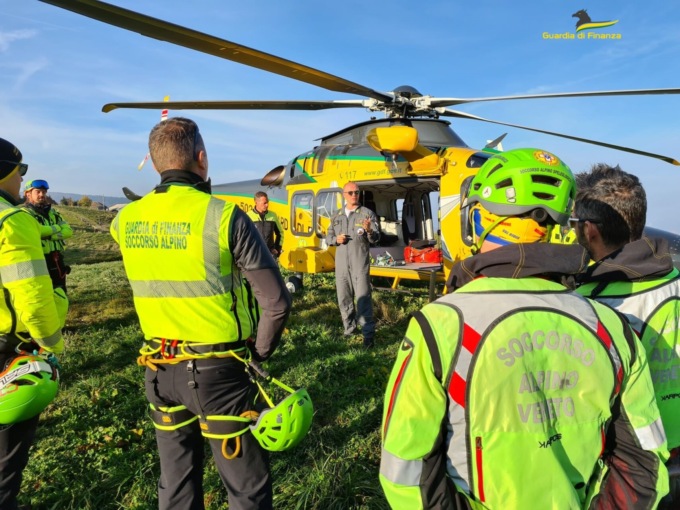 Addestramento in Alpago per il Soccorso Alpino della Guardia di Finanza