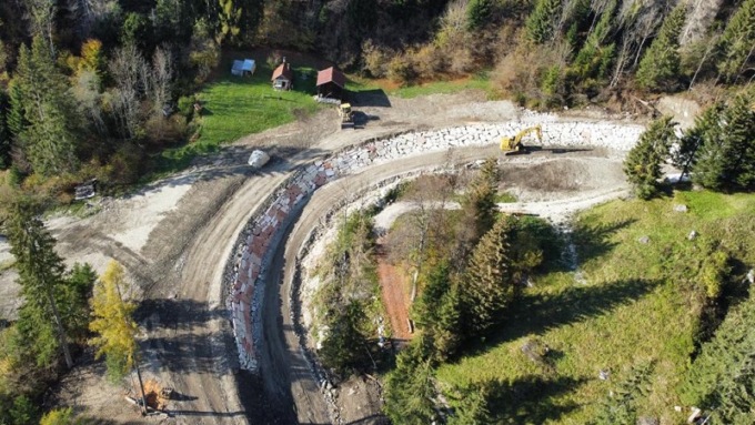 Concluso l’intervento da 600mila euro a La Valle: la frana non fa più paura