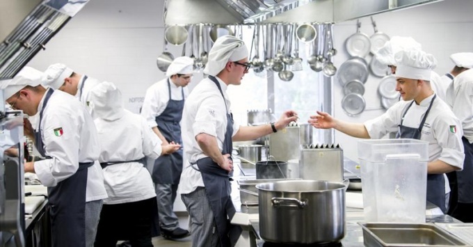 Belluno senza cuochi e camerieri: la carenza è del 65%