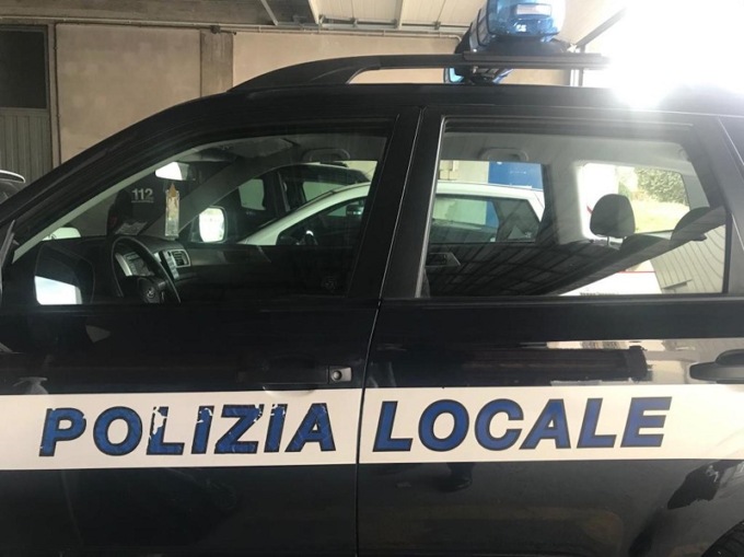 Fermato a Belluno un uomo che guidava con patente e revisione scadute