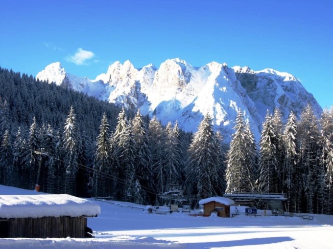 50 turisti sloveni prenotano il pranzo al rifugio Agudo ma gli impianti sono chiusi e rimangono a bocca asciutta