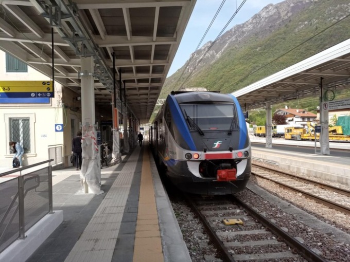 Frana sulla ferrovia: stop ai treni da Belluno a Calalzo