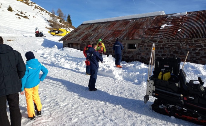 Bimbo di Treviso sommerso dalla neve a Falcade: il salvataggio