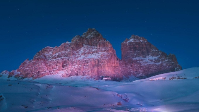 Meno 100 al Giro d’Italia: palazzi e montagne si tingono di rosa