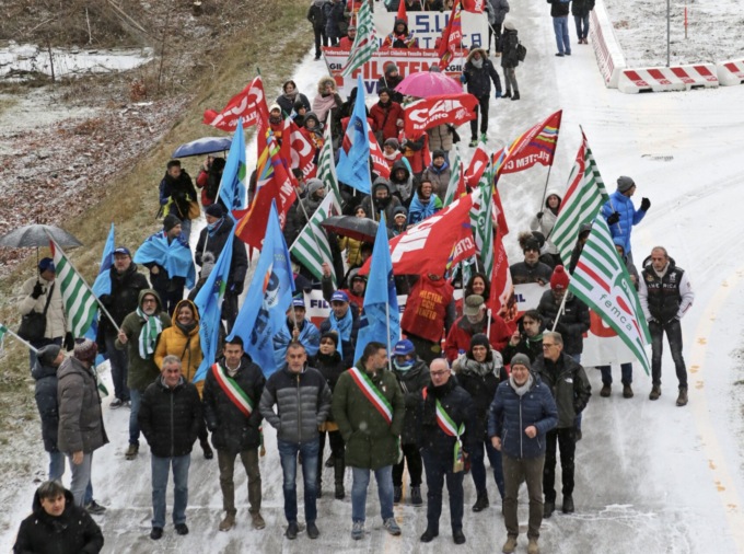 Caso Safilo, appello a Filctem Cgil: “Superare le divisioni per il bene dei lavoratori”